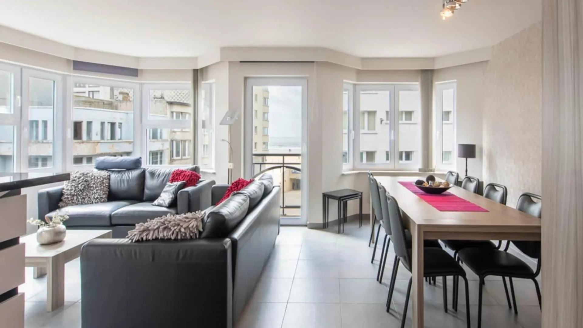 אוסטנדה Beautiful Apartment With Lateral Sea View